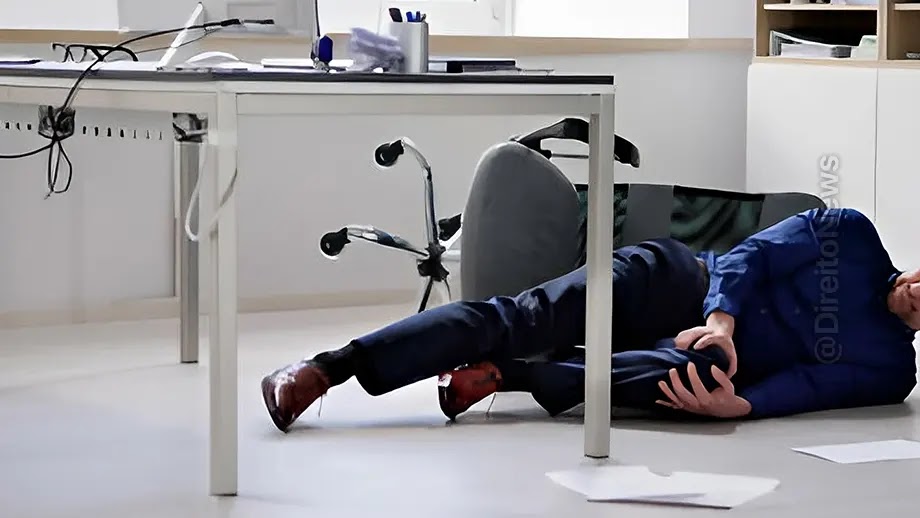 Trabalhador receberá R$ 30 mil após cair da cadeira durante home office